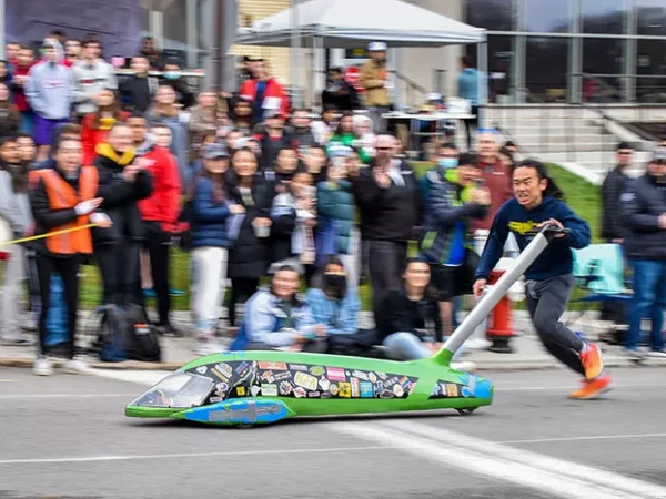 Buggin’ Out: CMU students race self-made buggies in Oakland