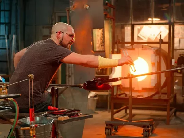 Prepare to be “blown away” when Netflix competition winner visits Pittsburgh Glass Center