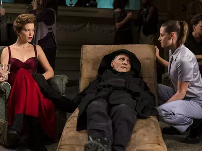 David Cronenberg gets surgical, and surprisingly tender with Crimes of the Future