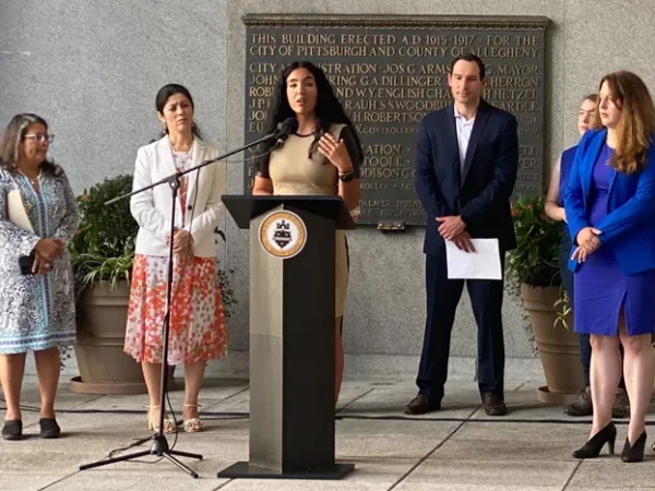 Gisele Fetterman leads rally against Pittsburgh immigration court closure