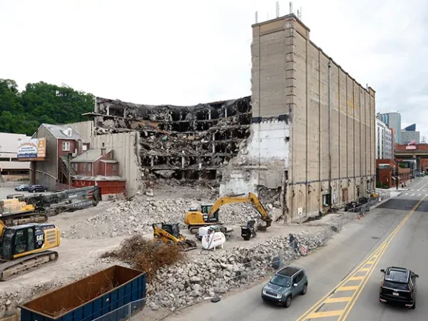 Small Pittsburgh gay bar still stands, despite big development