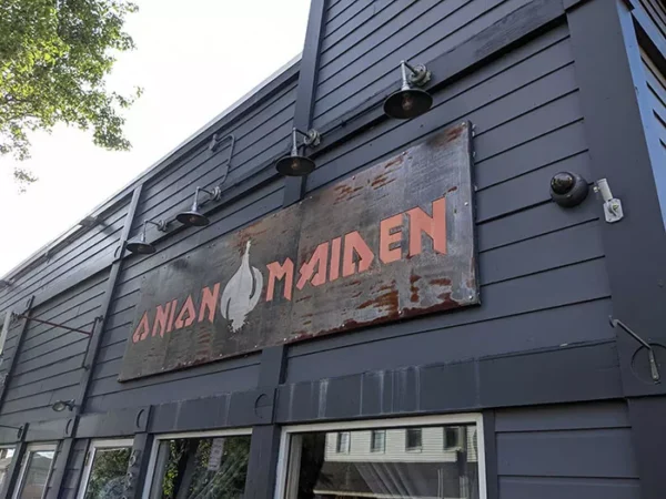 An outdoor dining guide, a seafood feast, and more Pittsburgh food news