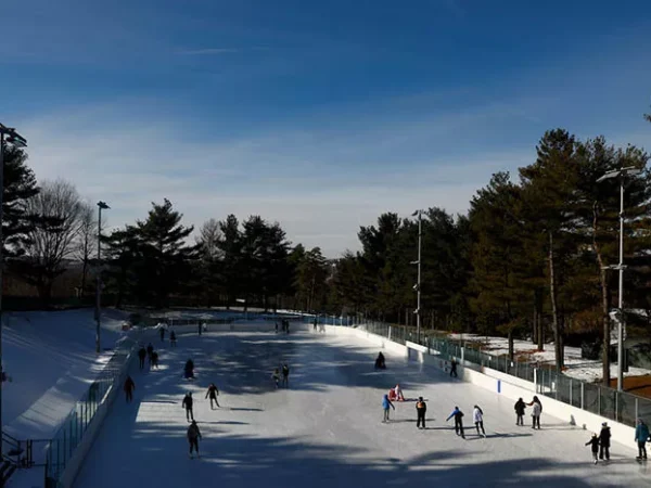 Skating season begins at Schenley Park