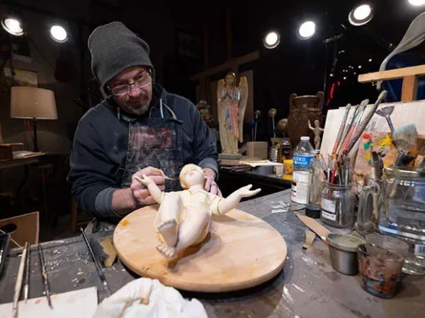 Religious art restorer came to Jesus through chalk and teeth