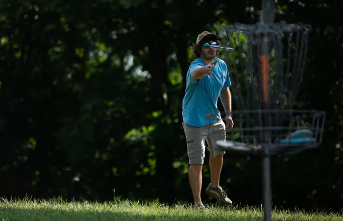 230614-discgolf-schenleypark-rshiring002-2.webp