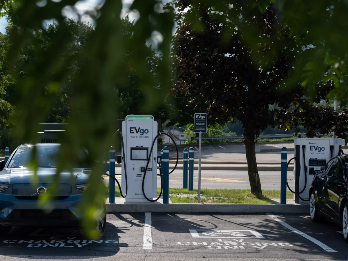 Electric vehicle owners in Pittsburgh find creative ways to charge up as the city adjusts to shifting transportation trends