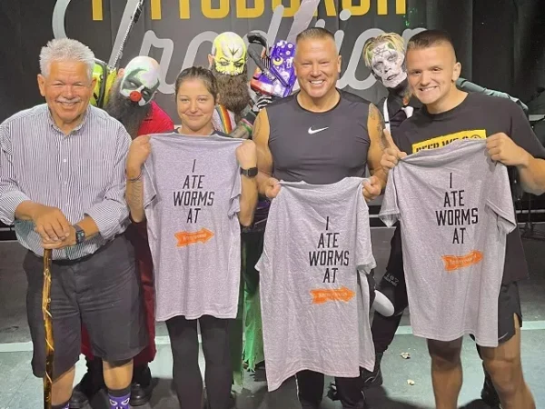 Keanu boosts Coffee Tree, Kennywood eats worms, and more Pittsburgh food news