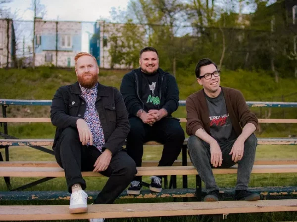 Pummeled returns from five-year hiatus with new power-pop sound (and free CDs)