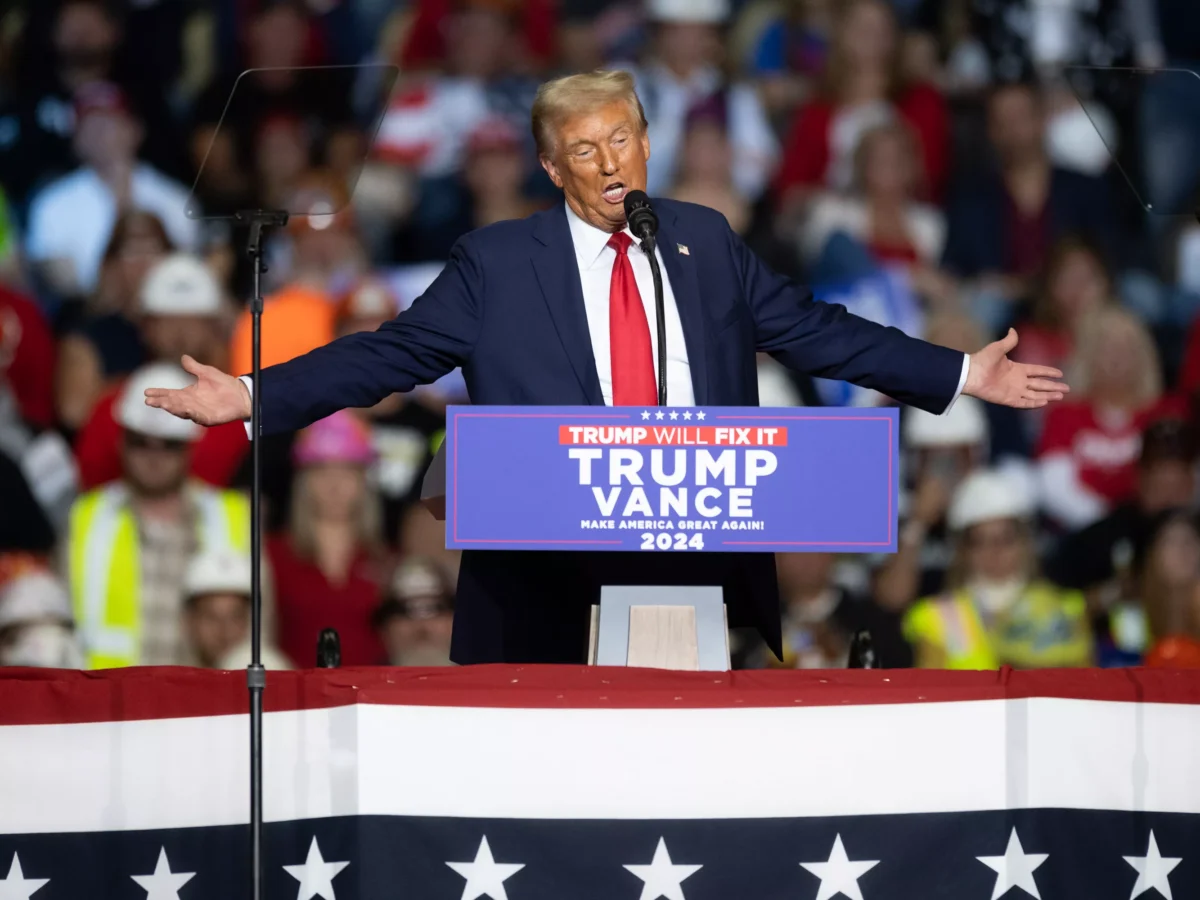 Trump visits PPG Paints Arena on election eve