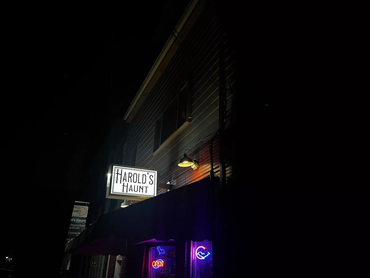 Harold’s Haunt offers quickie, LGBTQ-friendly weddings ahead of Trump’s inauguration