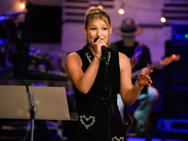 How a tribute to her late father got Sloane Simon on The Voice