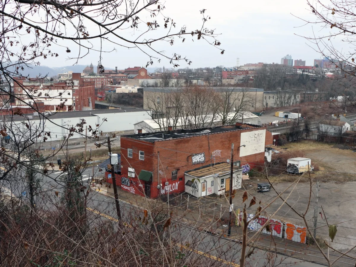 Pittsburgh Planning Commission unanimously rejects Donny’s historic designation