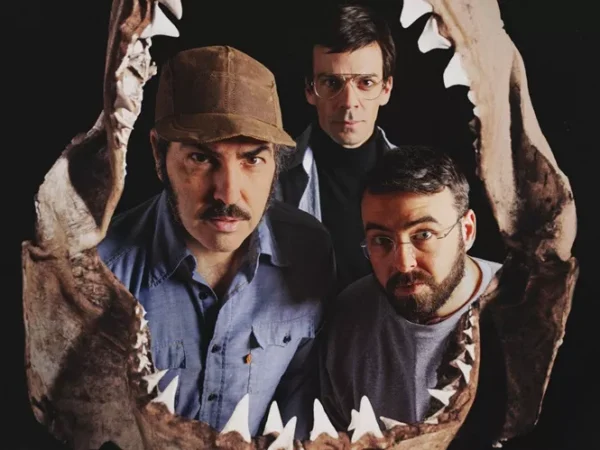 We’re gonna need a bigger stage: Jaws-inspired play swims into Pittsburgh